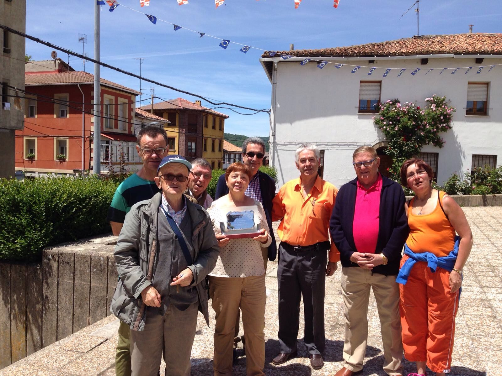 Homenaje a Adecas