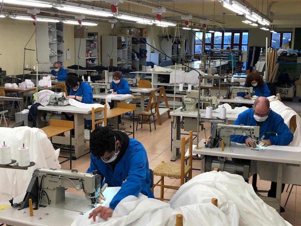 FUNDACIÓN PERSONAS ESTÁ TRABAJANDO EN DAR SOLUCIONES A LOS TRABAJADORES DEL TALLER TEXTIL DE GUARDO